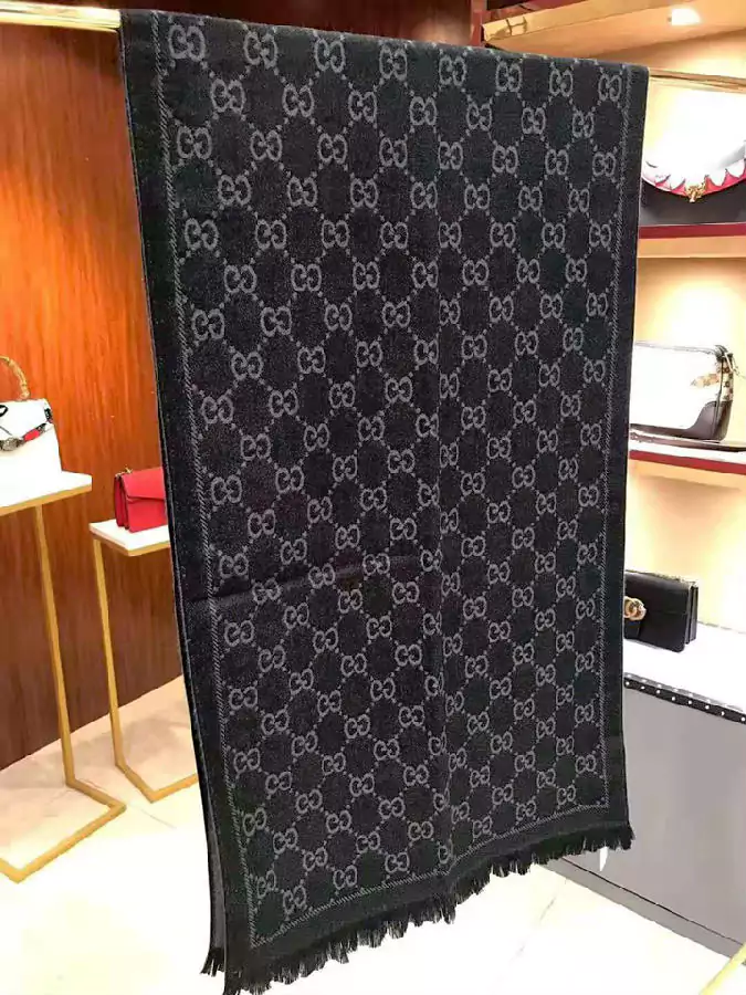 Gucci 定番デザイン カシミヤスカー